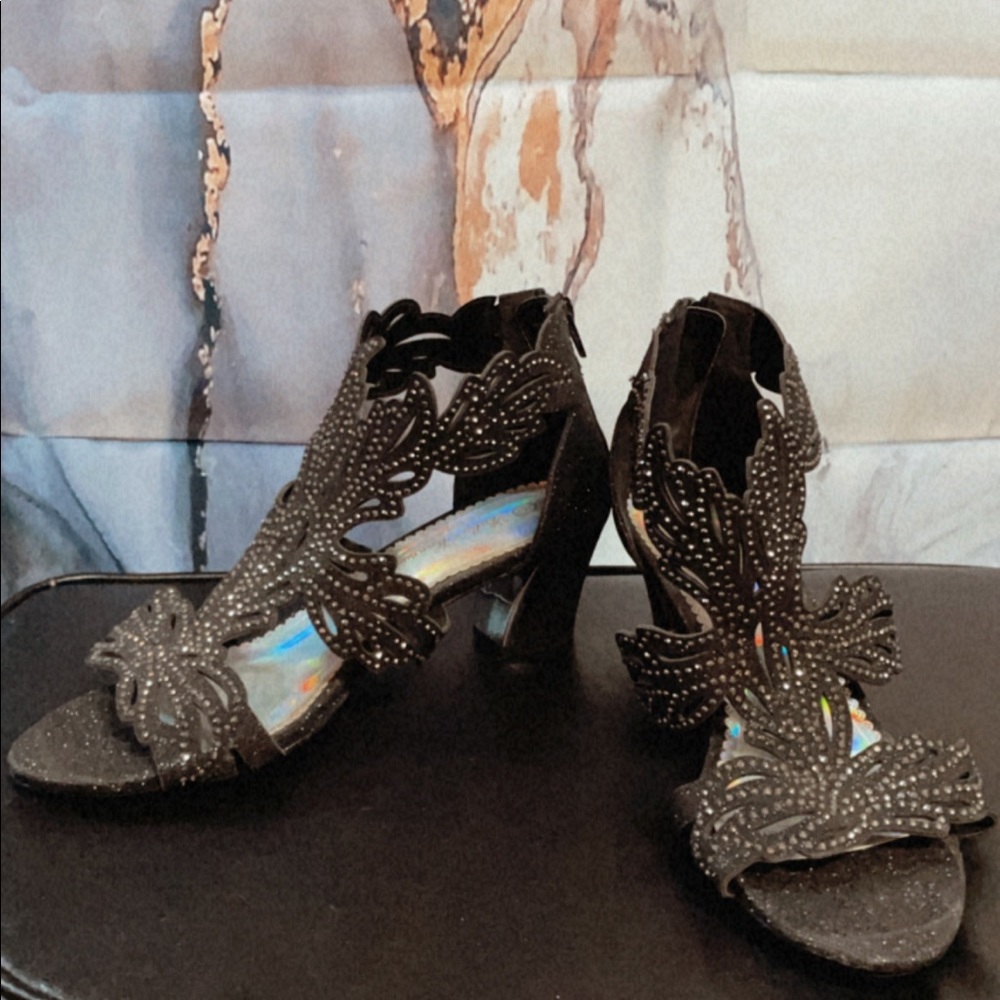 Enzo Romeo Mid Heel Rhinestone Gladiator Sandal - Picture 2 of 5